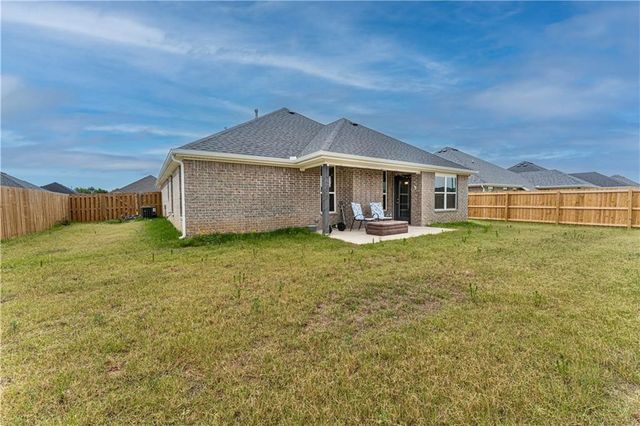 440 Peach Avenue, Centerton, AR 72719