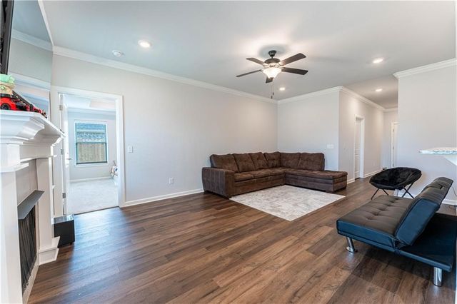 440 Peach Avenue, Centerton, AR 72719