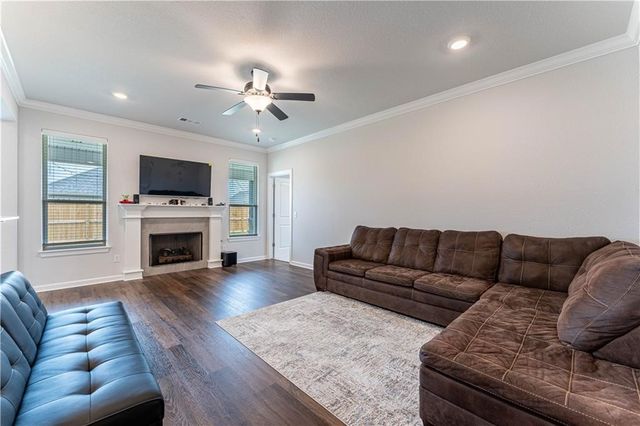 440 Peach Avenue, Centerton, AR 72719