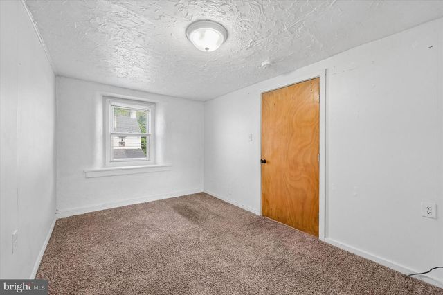 10 UPLAND AVE, Brookhaven, PA 19015