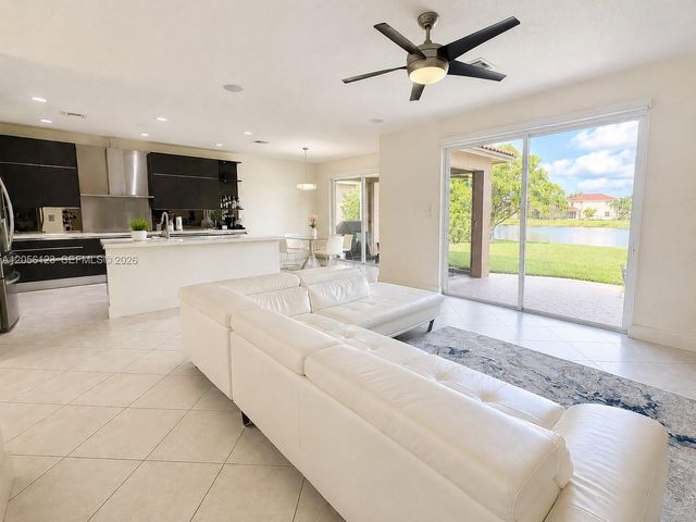 4415 E Whitewater Avenue 0, Weston, FL 33332