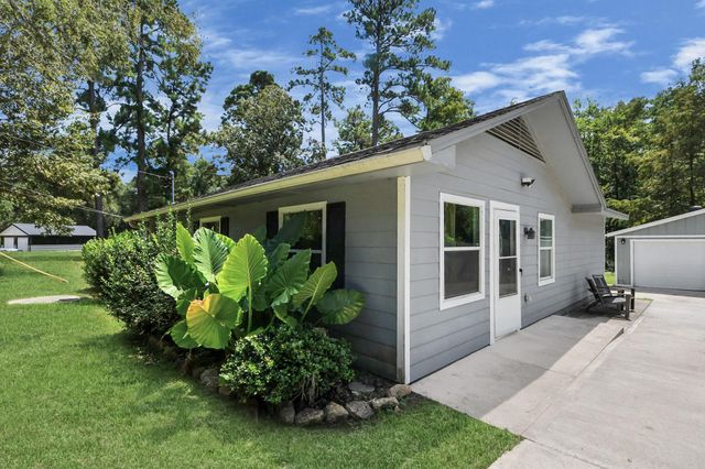238 Waterfall Drive, Huffman, TX 77336