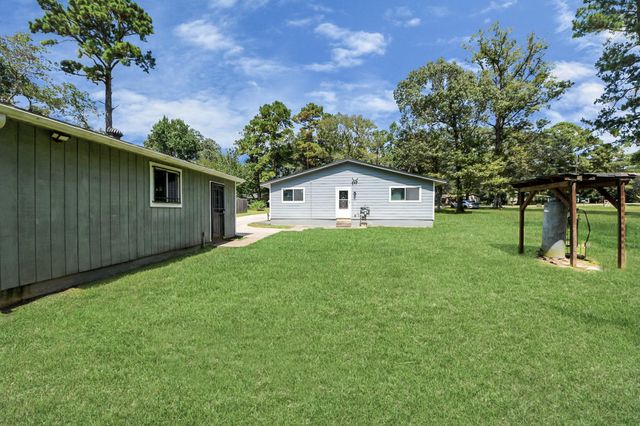 238 Waterfall Drive, Huffman, TX 77336