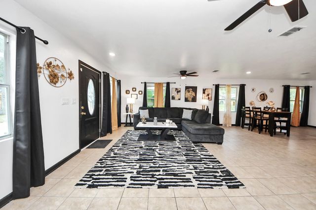 238 Waterfall Drive, Huffman, TX 77336