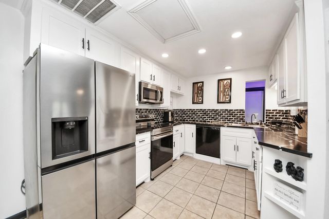 238 Waterfall Drive, Huffman, TX 77336