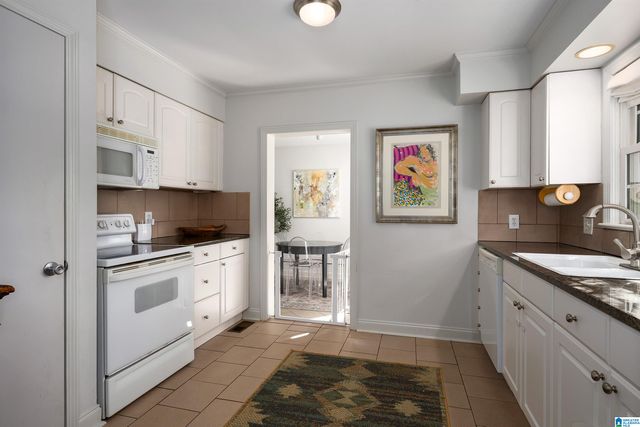 3012 LA HAVEN CIRCLE, Vestavia Hills, AL 35243