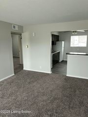6983 Dixie Hwy, 101, Louisville, KY 40258