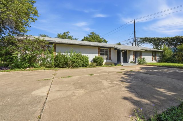 2712 Saint Edwards CIR B, Austin, TX 78704
