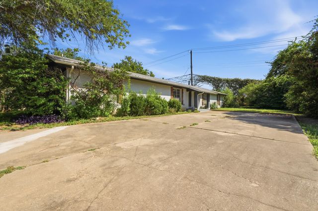 2712 Saint Edwards CIR B, Austin, TX 78704