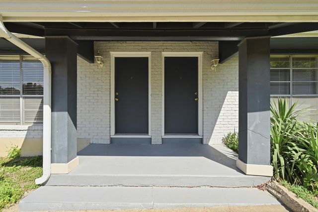 2712 Saint Edwards CIR B, Austin, TX 78704