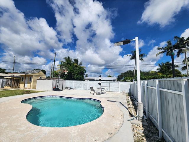 1025 NE 13th Ave, Homestead, FL 33033