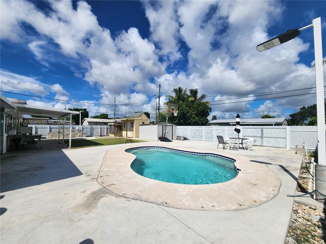 1025 NE 13th Ave, Homestead, FL 33033
