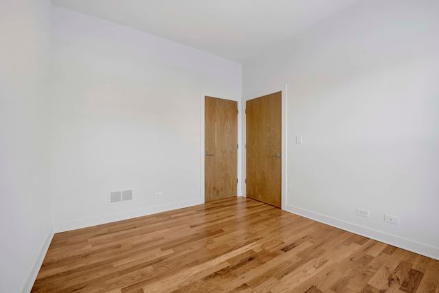 4911 S Calumet Avenue 2N, Chicago, IL 60615