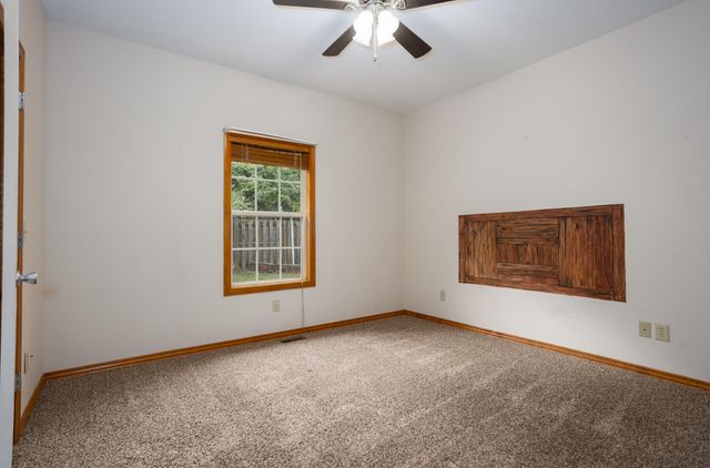 1284 Evington Court, Springfield, MO 65803