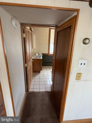 212 E CANAL ST, Hummelstown, PA 17036