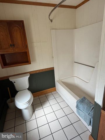 212 E CANAL ST, Hummelstown, PA 17036