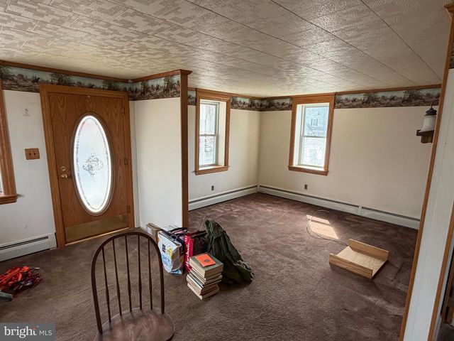 212 E CANAL ST, Hummelstown, PA 17036