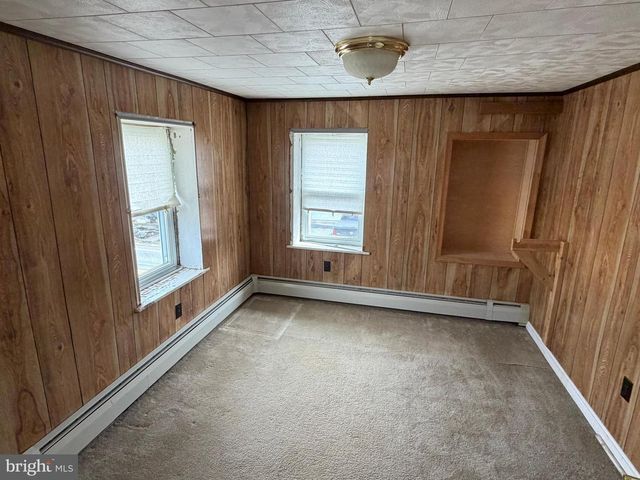 212 E CANAL ST, Hummelstown, PA 17036