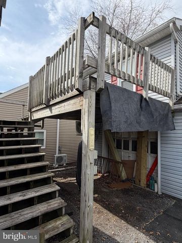 212 E CANAL ST, Hummelstown, PA 17036