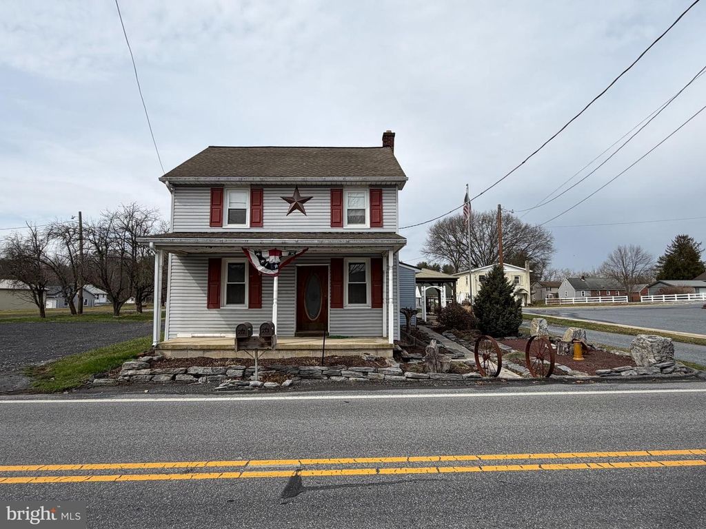 212 E CANAL ST, Hummelstown, PA 17036