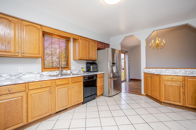 8940 Calhoun Place, Crown Point, IN 46307