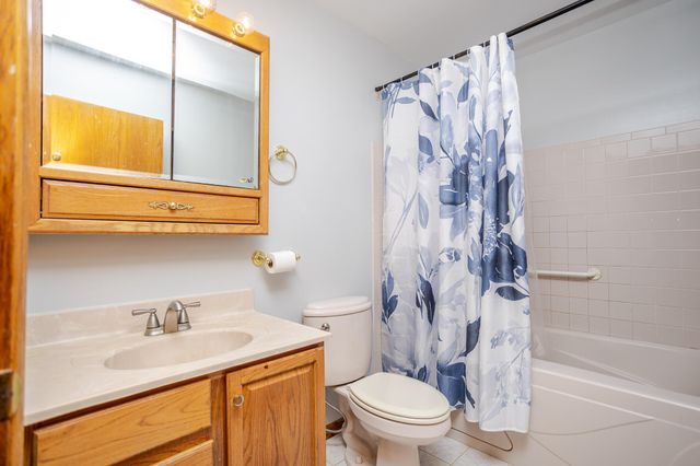 8940 Calhoun Place, Crown Point, IN 46307