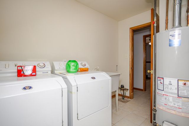 8940 Calhoun Place, Crown Point, IN 46307