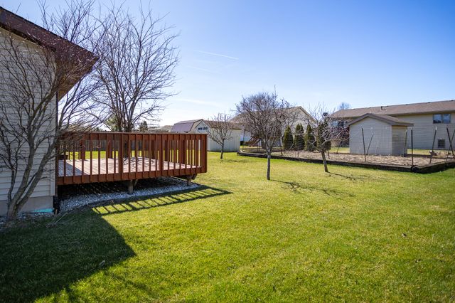 8940 Calhoun Place, Crown Point, IN 46307