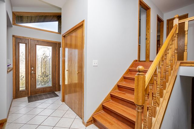 8940 Calhoun Place, Crown Point, IN 46307