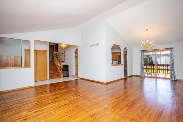 8940 Calhoun Place, Crown Point, IN 46307