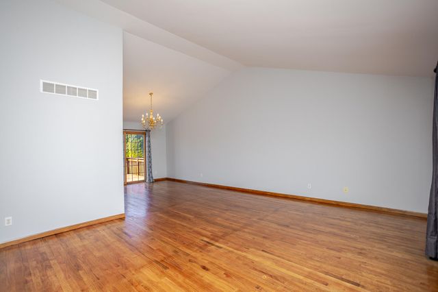 8940 Calhoun Place, Crown Point, IN 46307