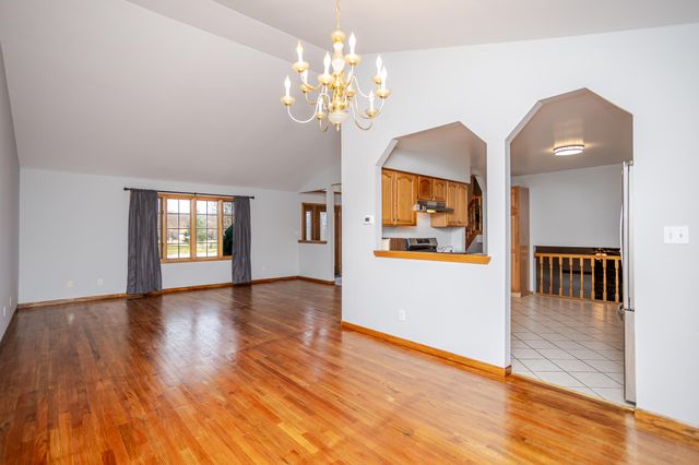 8940 Calhoun Place, Crown Point, IN 46307