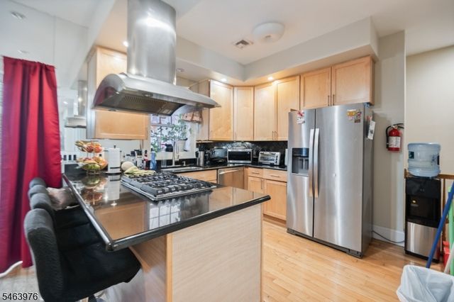 103 S Grove St, East Orange City, NJ 07018