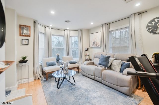 103 S Grove St, East Orange City, NJ 07018