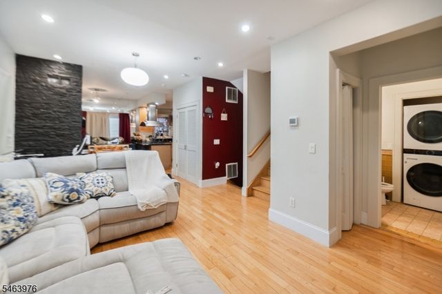 103 S Grove St, East Orange City, NJ 07018