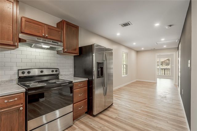 48 Hickory Bend, Riverside, TX 77320