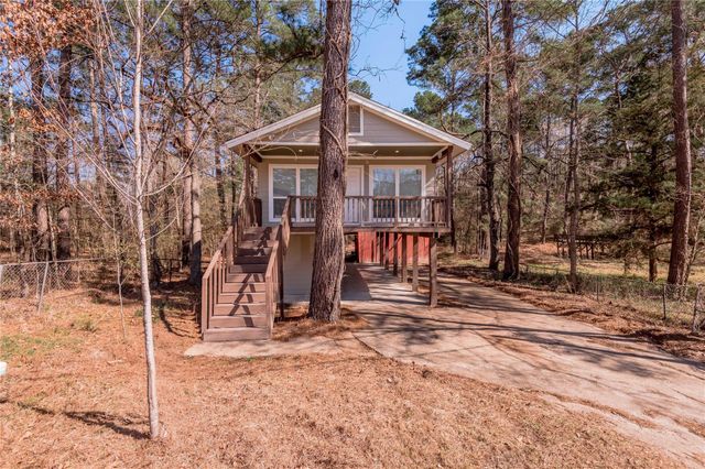 48 Hickory Bend, Riverside, TX 77320