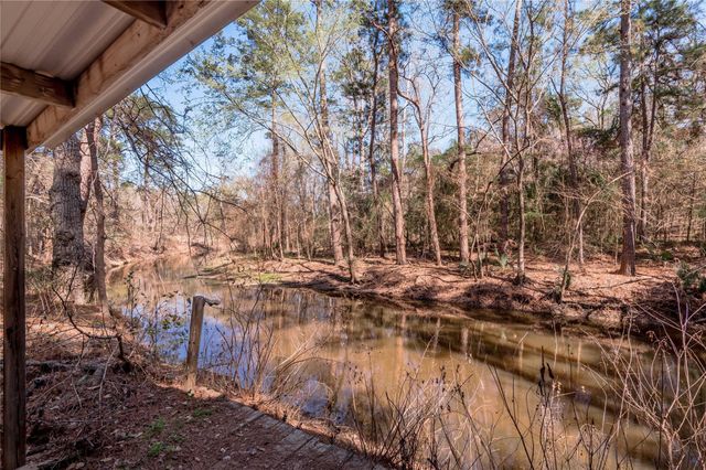 48 Hickory Bend, Riverside, TX 77320