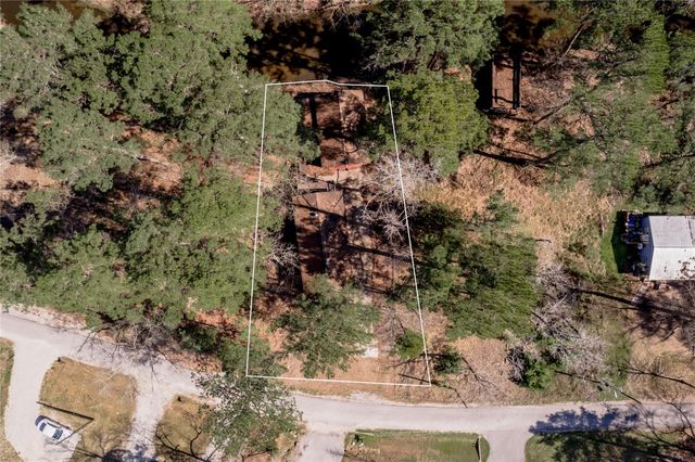 48 Hickory Bend, Riverside, TX 77320