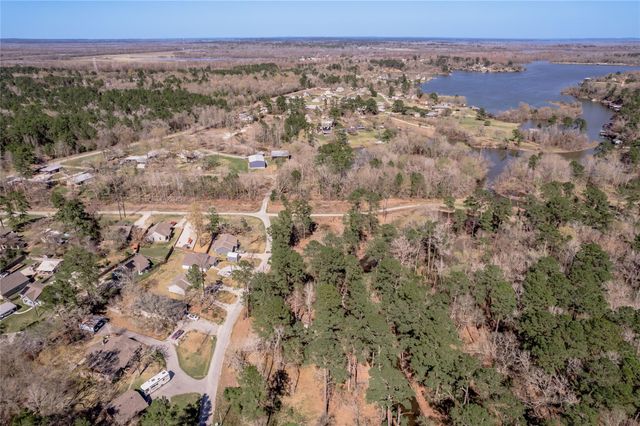 48 Hickory Bend, Riverside, TX 77320