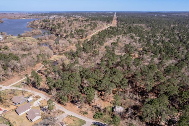 48 Hickory Bend, Riverside, TX 77320