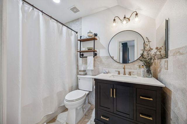 1704 Glenlivet Drive, Dallas, TX 75218