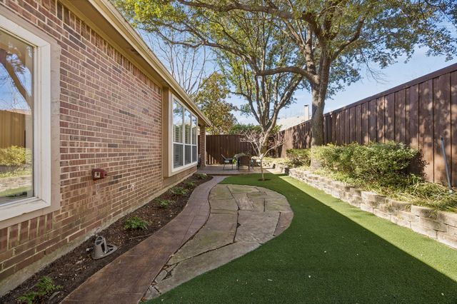 1704 Glenlivet Drive, Dallas, TX 75218