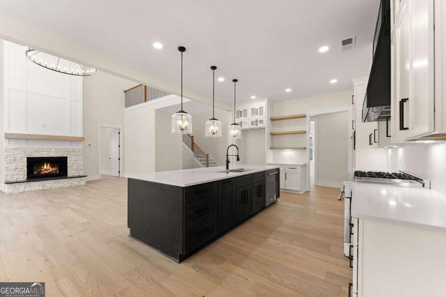 1178 Pinnacle Drive, Hoschton, GA 30548