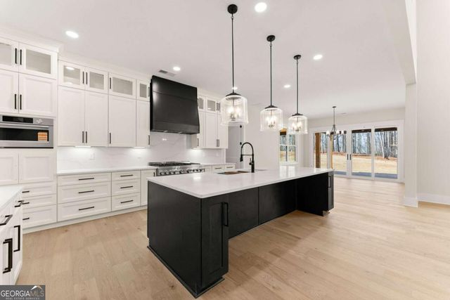 1178 Pinnacle Drive, Hoschton, GA 30548