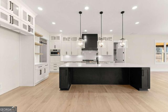 1178 Pinnacle Drive, Hoschton, GA 30548