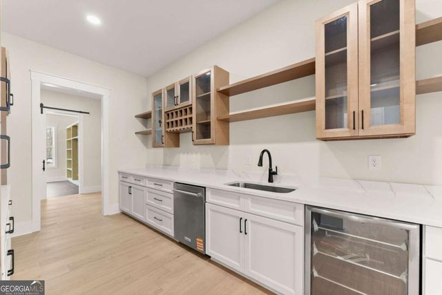 1178 Pinnacle Drive, Hoschton, GA 30548