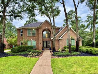 19 Pebble Hollow Court, The Woodlands, TX 77381