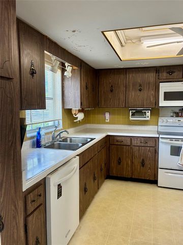 1657 S LAKE AVENUE 1, Clearwater, FL 33756