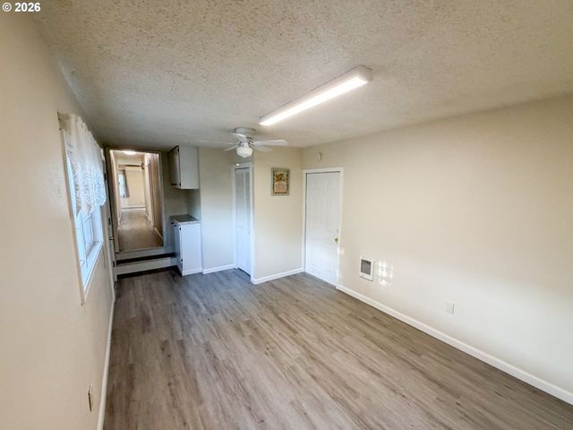 3003 E 24TH St, Vancouver, WA 98661